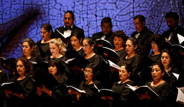 Coro Nacional del Perú en ceremonia de misa andina.