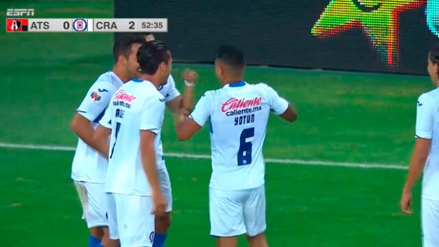 Yotún 'quebró' a Santamaría y con su pierna menos hábil anotó golazo en la Liga MX [VIDEO]