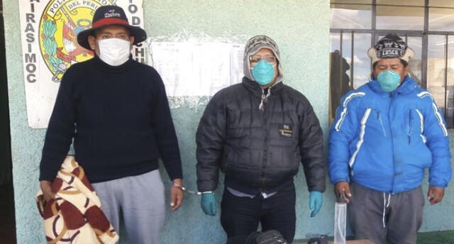 Huaqueros. Los tres sujetos fueron llevados a la comisaría de Santiago de Chuca - Imata.