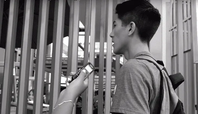 YouTube viral: Este pobre muchacho fue abandonado por su novia frente a cámaras mientras hablaba en inglés [VIDEO]