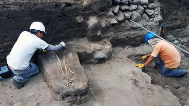 Trujillo: Hallan restos humanos, tumbas y vasijas en Huanchaco [VIDEO]