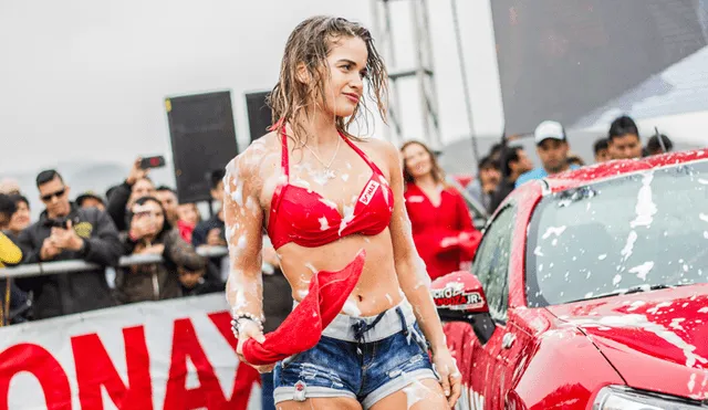 Combate: Paula Ávila y Michela Elías elevaron la temperatura con sexy car wash [FOTOS]