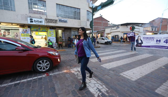 La campaña política en Cusco llega a los buses y paraderos [FOTOS]