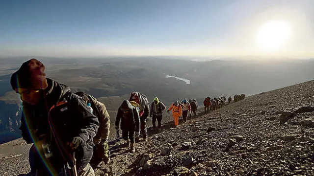 Atletas tratarán de batir récord de ascenso al volcán Misti en Arequipa