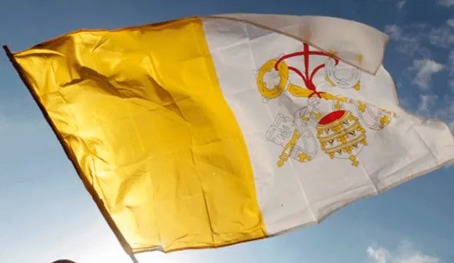 Papa Francisco: ¿Por qué la bandera del Vaticano es blanca y amarilla?