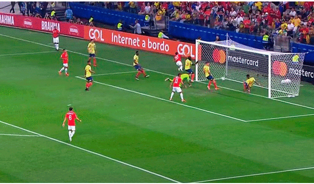 Charles Aránguiz había anotado el 1-0 en el Chile vs Colombia por Copa América 2019, pero el VAR se lo anuló. | Foto: América TV