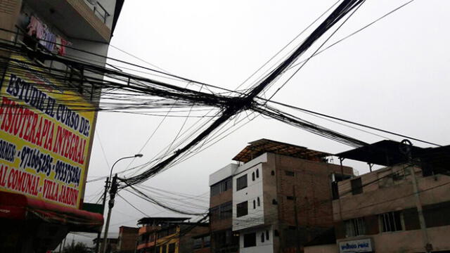 VMT: maraña de cables es un peligro para vecinos