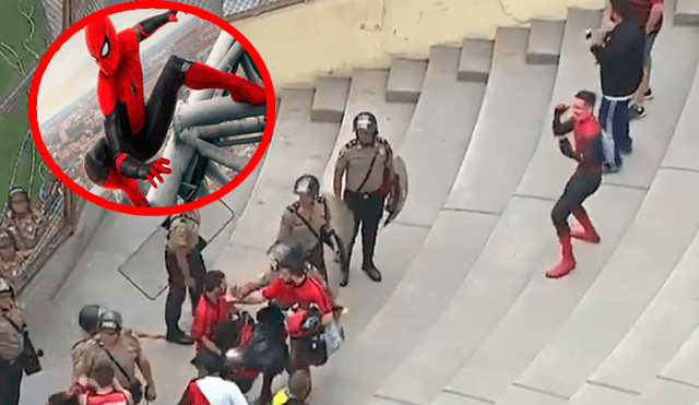 En Facebook, un joven utilizó el disfraz de SpiderMan para apreciar el partido en el Estadio Monumental.