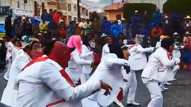 Facebook: Banda de músicos de Puno causa sensación con baile de “Thriller” [VIDEO]