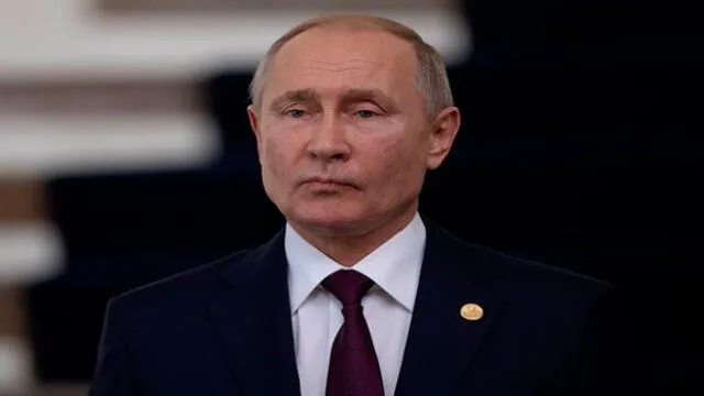 "Destacaré especialmente el desarrollo exitoso del programa estatal de armas (actual), que permitió un reequipamiento técnico radical de la organización militar", dijo Putin.