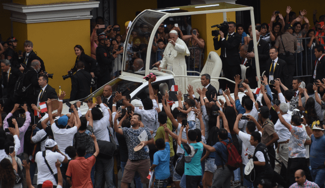 Juan Luis Cipriani: El papa Francisco se fue conmovido del Perú