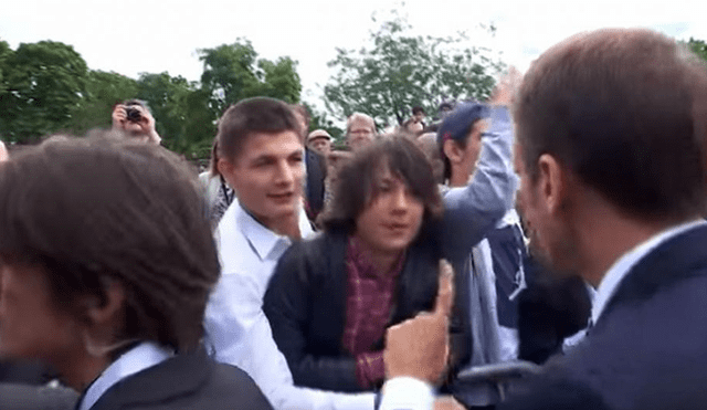 Emmanuel Macron regañó a estudiante y pidió respeto: "a mi me llamas señor presidente" [VIDEO]