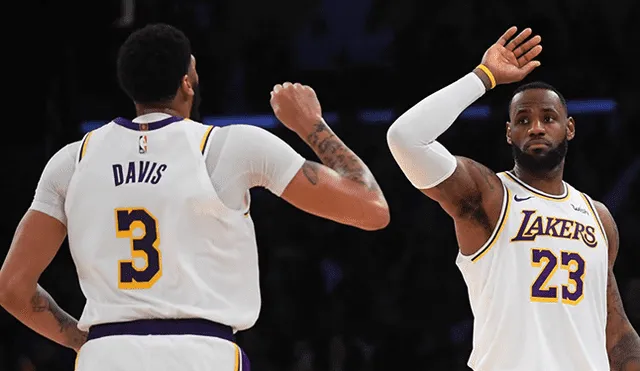 La dupla de los Lakers (Davis y James) anotó 45.Crédito: CBS Sport