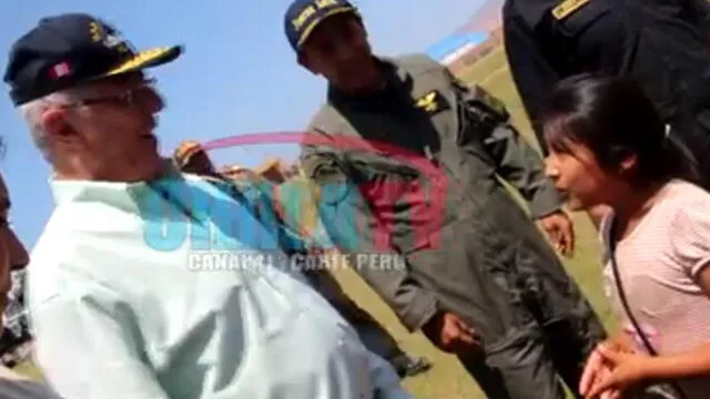 PPK responde de manera curiosa a niña que le pide agua en Arequipa [VIDEO]