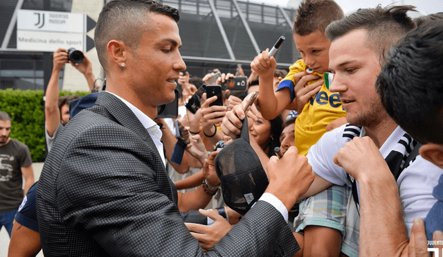 Cristiano Ronaldo y su increíble acogida antes de su examen médico en Juventus [VIDEO]