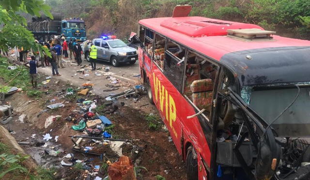 Choque frontal entre dos autobuses deja 65 muertos en Ghana