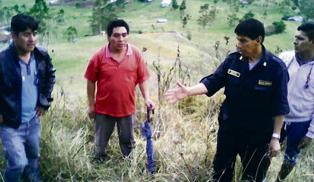 Policía detiene a dos sujetos con 855 plantas de amapola en Bambamarca