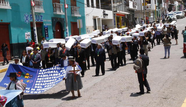 El 25 de diciembre de 1984, los Comités de Autodefensa, apoyados con las FFAA, ejecutaron extrajudicialmente en Putccas (Huanta - Ayacucho) a 38 personas, entre adultos, niñas, niños, ancianos.