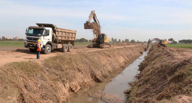 Reconstrucción con Cambios: concluyen actividades de limpieza en drenes de Lambayeque