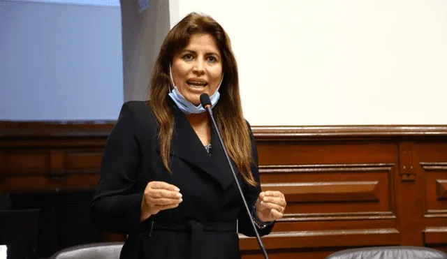 Carmen Omonte exige que el presidente Martín Vizcarra de explicaciones al Congreso sobre los audios. (Foto: Andina)