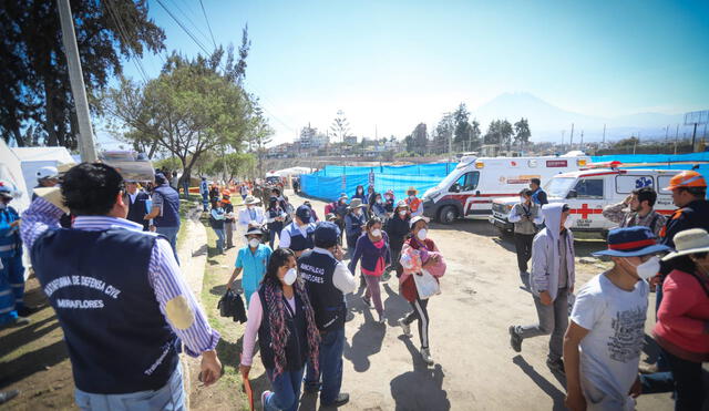 En el simulacro iniciado a las 08:30 horas de hoy se evacuó a 850 personas que viven en las zonas altas de 4 distritos. Foto: GRA