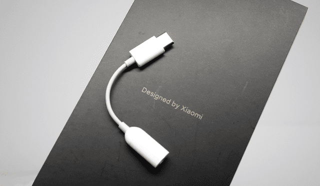 Un adaptado de USB-C a minijack de 3,5mm. Foto: Carol Larrain