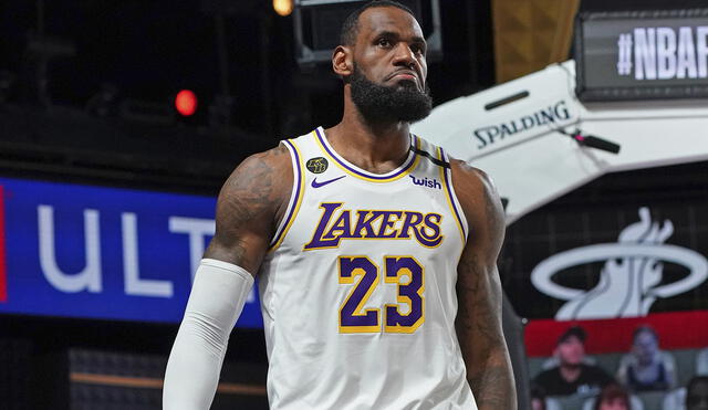 LeBron James hizo 25 puntos en el tercer partido entre Lakers y Miami Heat. Foto: AFP