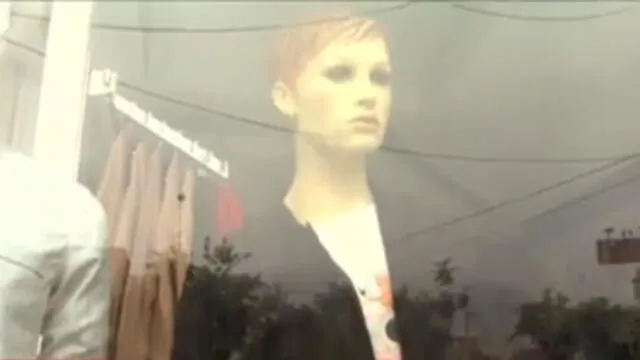 Según la Policía, los delincuentes se iban a llevar más de S/ 10.000 en prendas para mujer. (Foto: Captura de video / Latina Noticias)
