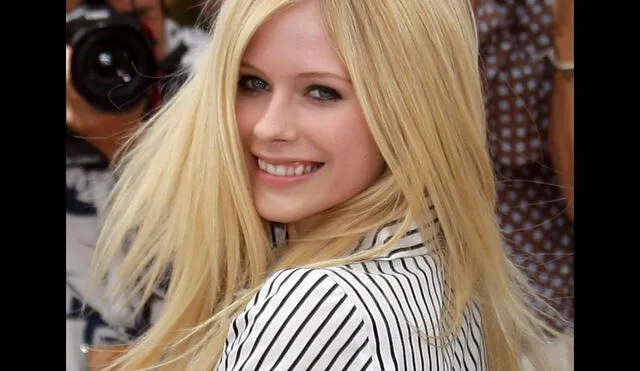 Avril Lavigne anuncia proyecto de ayuda a médicos que enfrentan pandemia de COVID-19