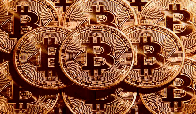 Bitcoin supera los US$ 8,000
