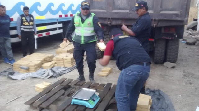 Áncash: hallan casi media tonelada de cocaína en espacios ocultos de camión