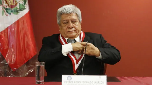 Vicente Walde: jefe de la OCMA minimiza audio con César Hinostroza