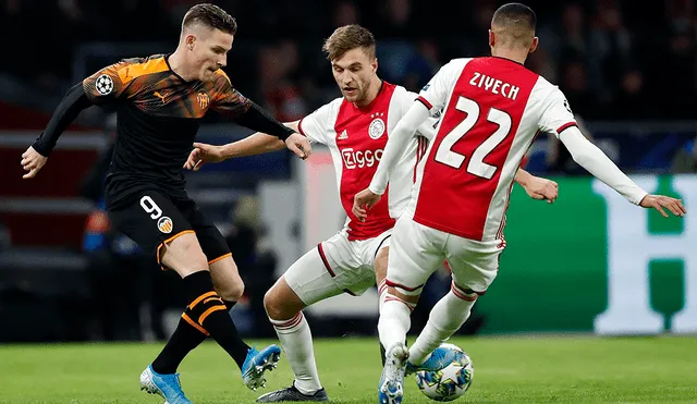 Gracias a solitario gol de Rodrigo, Valencia venció por la mínima a su similar del Ajax en el mítico ‘Johan Cruyff’ Arena por la última fecha de la fase de grupos de Champions League.