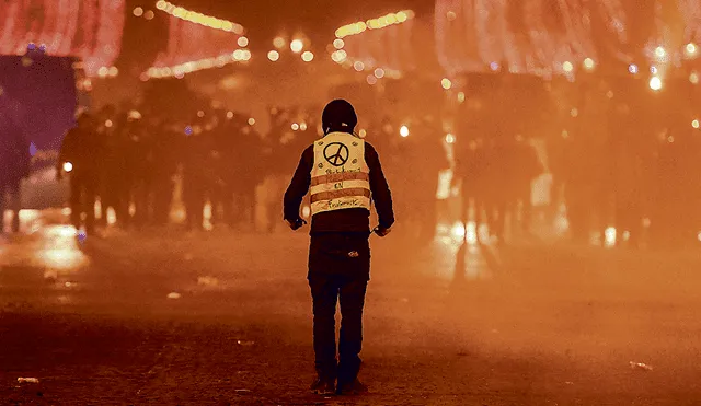 Paris: Otro día de furia de los ‘chalecos amarillos’