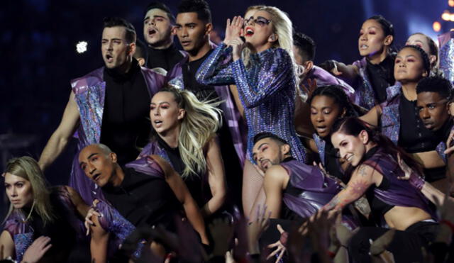 Lady Gaga puso a bailar a todos en el show de medio tiempo del Super Bowl | VIDEO