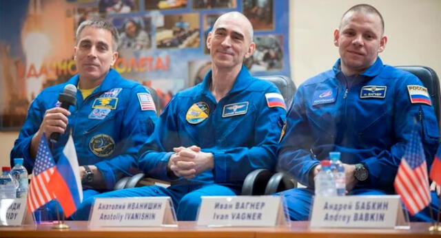 Chris Cassidy, Anatoly Ivanishin y Ivan Vagner partirán a la Estación Espacial Internacional. Foto: AP