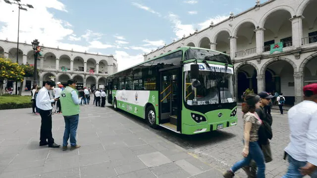 SIT y Cultura. El paso de los buses y la instalación de paraderos atentaría contra el patrimonio monumental de Arequipa.