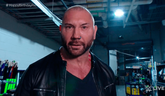 WWE Raw: Batista regresó y le mandó un contundente mensaje a Triple H previo a WrestleMania