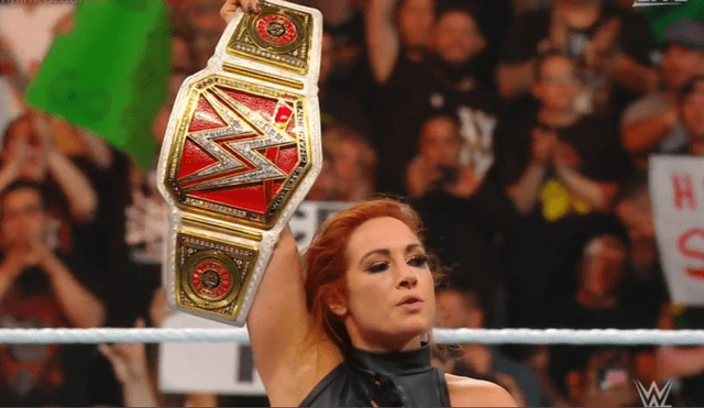 Becky Lynch retiene el campeonato de RAW ante Lacey Evans.