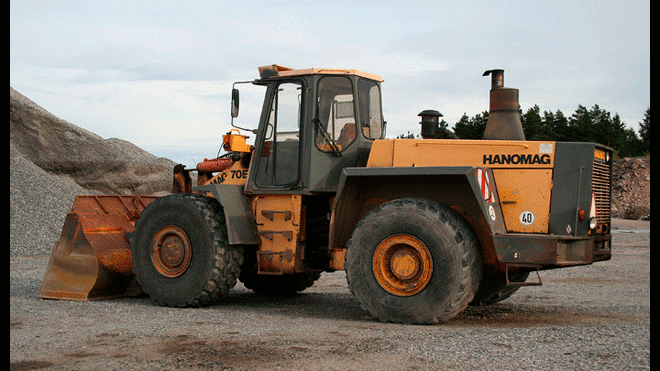 La pequeña cayó de un tractor sobre el que estaba sentada. Fuente: Wikimedia / foto referencial.