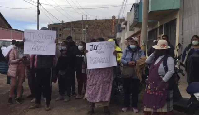 Familiares y amigos exigen justicia por el asesinado de la menor de 15 años en Juliaca. Foto: La República