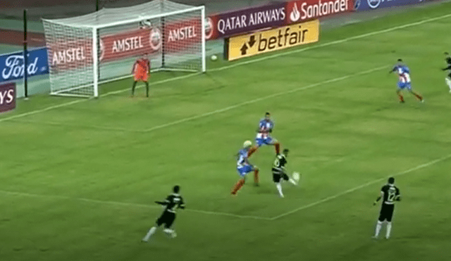 Joazhiño Arroé puso el 2-0 para Alianza Lima con un golazo. Foto: Captura de TV/Fox Sports.