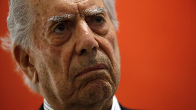 Peruvian writer Mario Vargas Llosa speaks during a press conference in Guadalajara, State of Jalisco, Mexico, on May 26, 2019. - Vargas Llosa participated in the opening of the International Forum "Challenges to Freedom in the 21st Century", organized by the International Foundation for Freedom (FIL) and the University of Guadalajara (UdeG). (Photo by Ulises Ruiz / AFP)