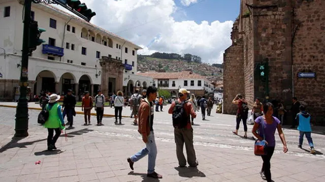 Candidatos de Cusco realizan plantón en rechazo a la corrupción 