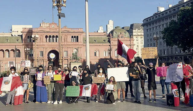 Buenos Aires. La colonia peruana exigió la salida de Merino