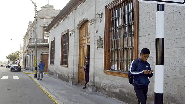 Tacna: Familia de Basadre quiere recuperar biblioteca personal