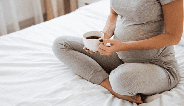 El potencial daño que provoca la cafeína durante el embarazo