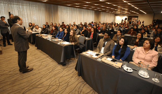 Docentes peruanos se capacitan para ser investigadores de aula