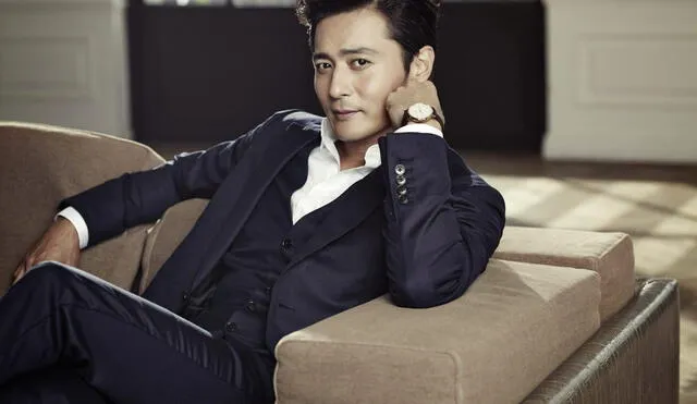 Jang Dong Gun es un actor y cantante ocasional surcoreano. Más conocido por sus papeles protagónicos en las películas Friend y Taegukgi: The Brotherhood of War.