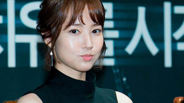 En su carrera como actriz de cine Park Min Young ha participado en solo una película “Cats: Two Eyes That See Death (2011)”.